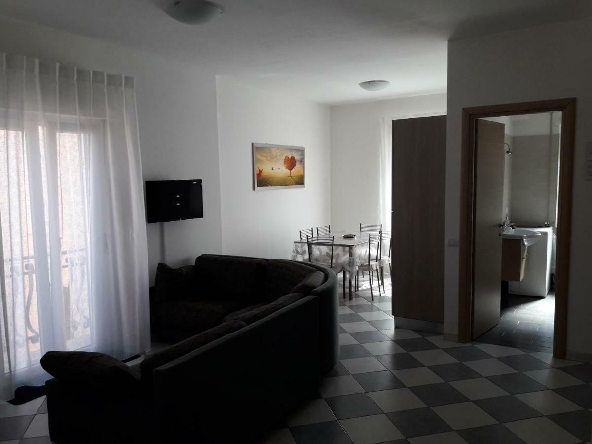 Вилла La Casa Dei Gelsi Кастель-Гандольфо Экстерьер фото